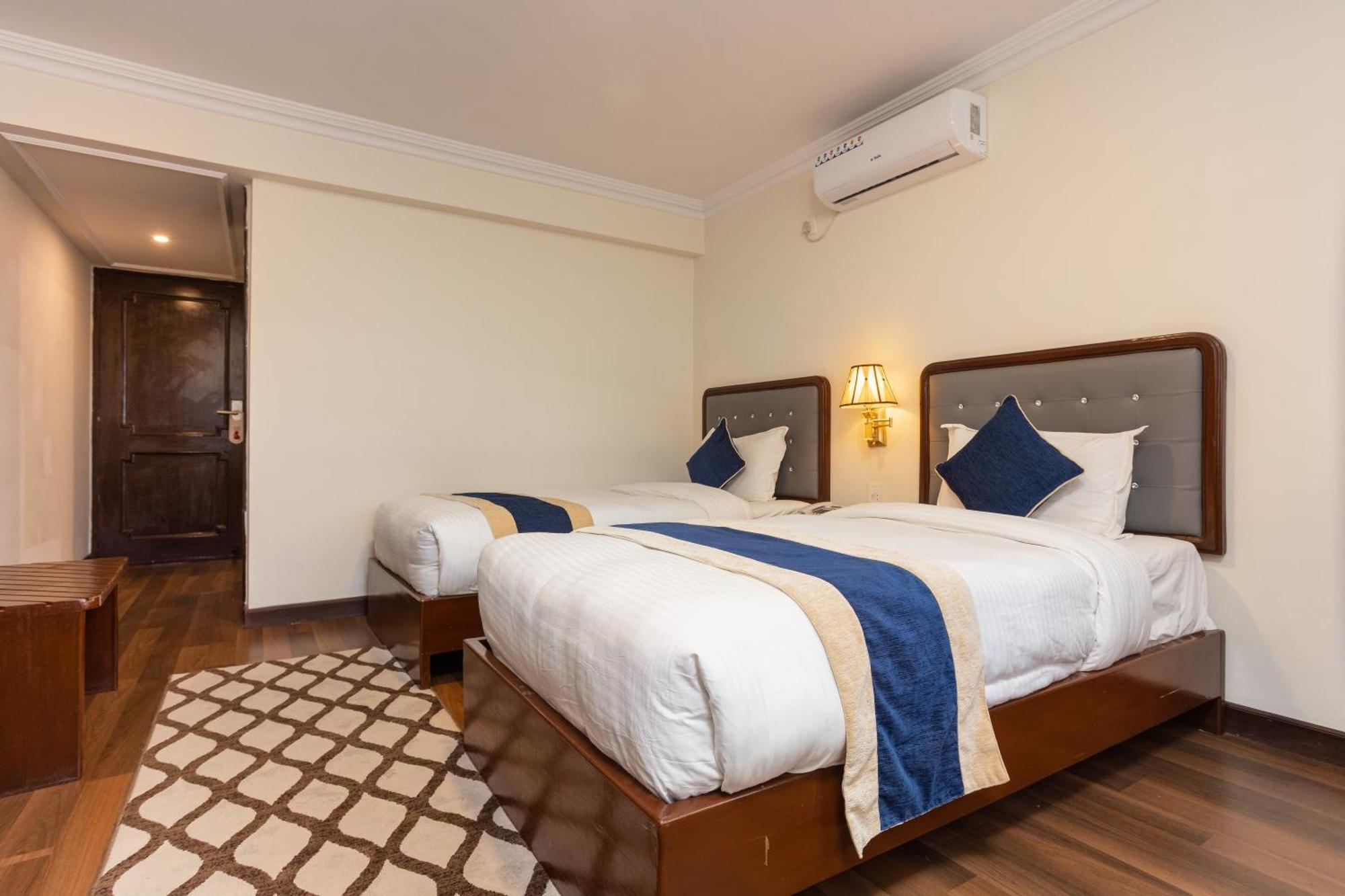 Kathmandu Business Hotel Dış mekan fotoğraf